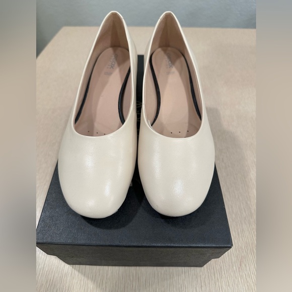 Geox Respira D Chloo Pumps Ivory size 39 NEW - Picture 2 of 6